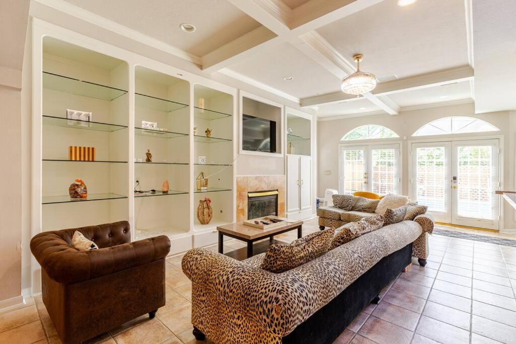 Insperit Home At Galleria With Heated Pool Spa Houston Exteriör bild