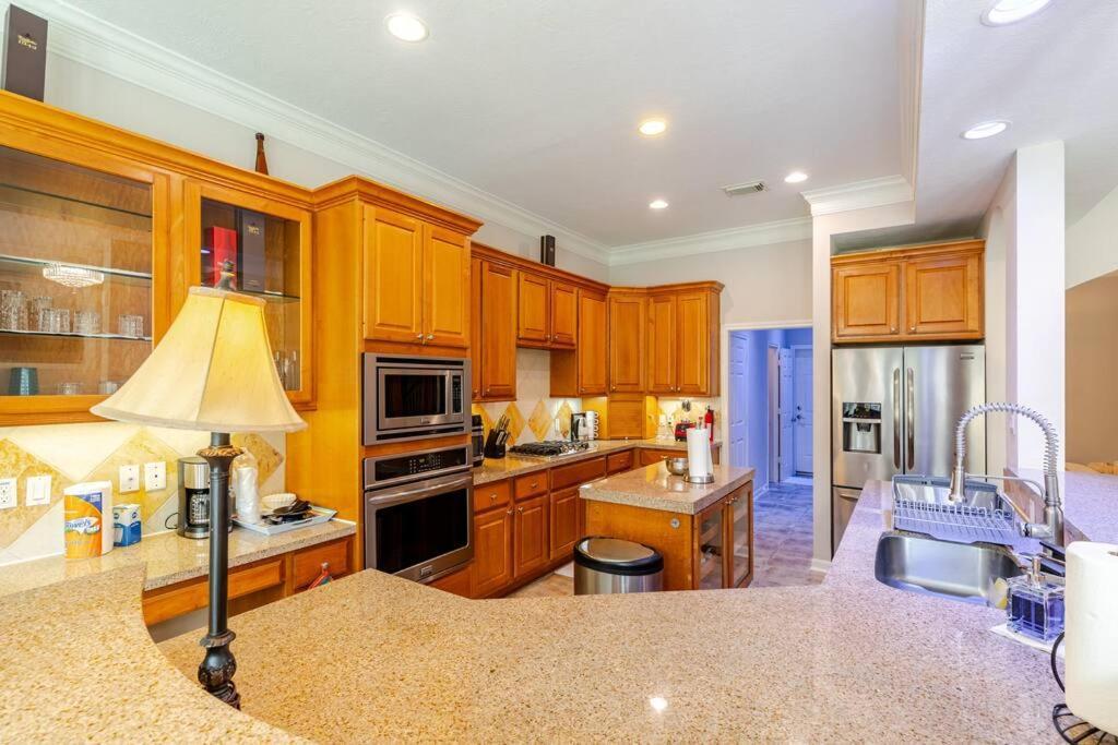 Insperit Home At Galleria With Heated Pool Spa Houston Exteriör bild