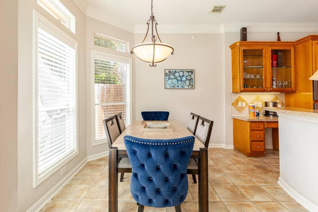 Insperit Home At Galleria With Heated Pool Spa Houston Exteriör bild