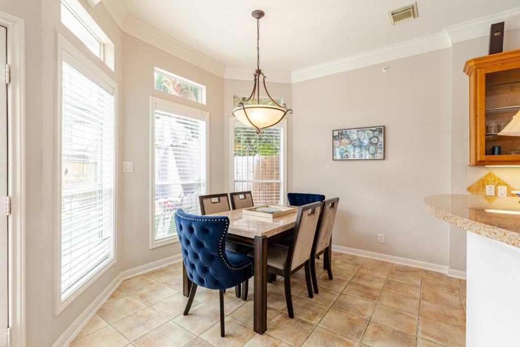 Insperit Home At Galleria With Heated Pool Spa Houston Exteriör bild